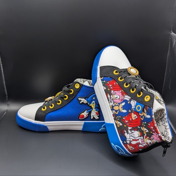 Sonic The Hedgehog High Top Sneakers Kids Size 1 NWT - Picture 1 of 7